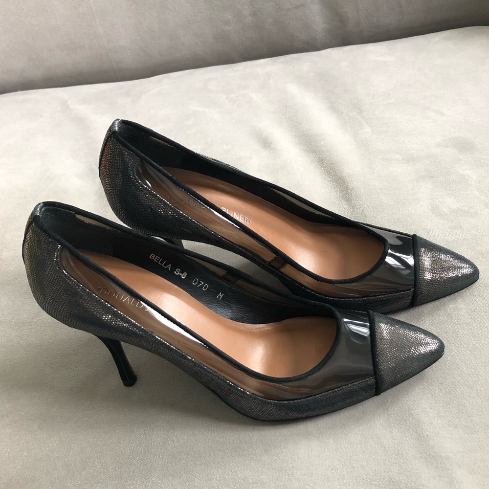 Donald J Pliner Bella Pump, Metallic with smoked clear panels EUC Sz 7M Like New